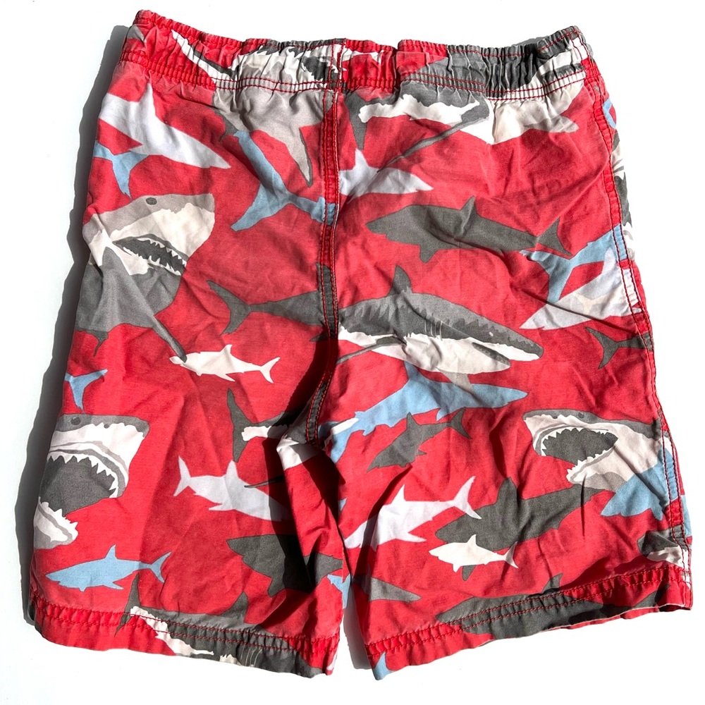 Mini Boden 5-6Y red shark swim trunks - Picture 2 of 3